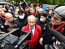 Комиссия Госдумы вынесла решение о лишении Валерия Рашкина неприкосновенности