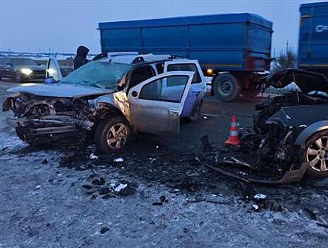Два человека погибли при столкновении Renault и Audi в Самарской области