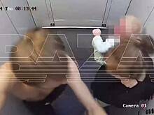 Россияне под веществами мучили годовалого ребенка в лифте и попали на видео