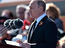 Путин объявил минуту молчания на Красной площади