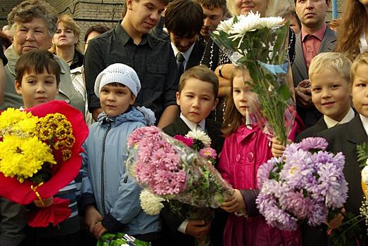 В Магнитогорске первоклашкам из семей металлургов помогают подготовиться к школе