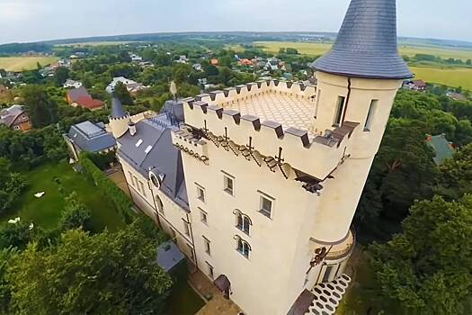 Соседи Пугачевой и Галкина рассказали о возможном ремонте замка в Грязи