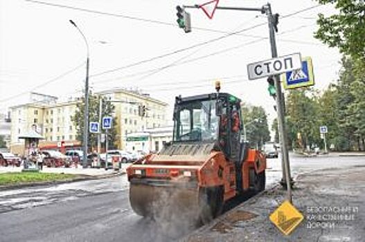 На улице Володарского в Ярославле подрядчик отстает от графика