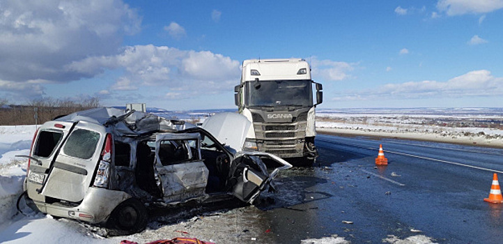 В Красноярском районе из-за столкновения с грузовиком погиб человек