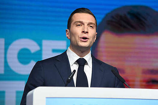 Во Франции хотят сформировать коалицию правых сил, оппозиционную Макрону