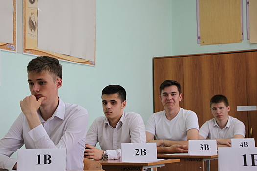 Выселковские выпускники сдают ЕГЭ по математике (фото)