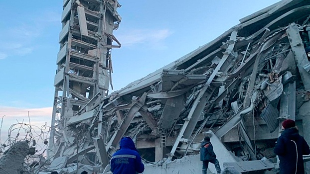 В Туве под завалами здания оказались двое рабочих