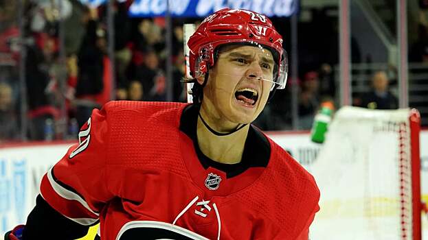 Ахо забил 10-й гол за «Каролину» в меньшинстве и догнал Бринд′Амора по этому показателю