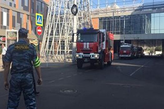 В Краснодаре из-за пожара в ТРЦ «Галерея» эвакуировали 800 человек
