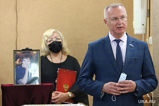 В Екатеринбурге простились с матерью сенатора Чернецкого