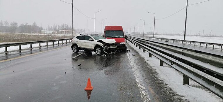 Две женщины и ребенок получили травмы в аварии на трассе М3 «Украина»