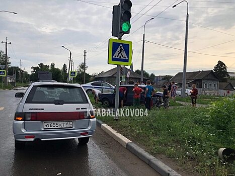 В ДТП со служебным автомобилем в Балакове пострадал 11-летний ребёнок