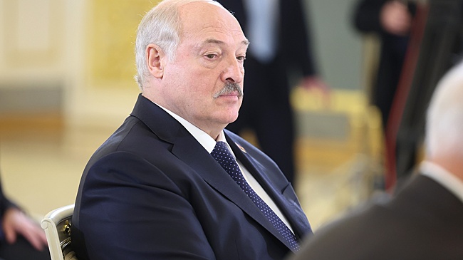 Лукашенко призвал к усилению ответственности чиновников на местах