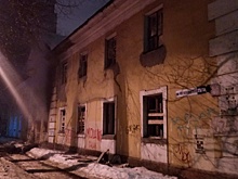 Зачистка: ночью на Пятёрке горел расселённый дом