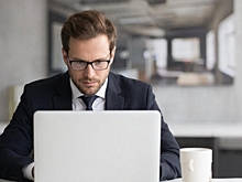 «Это для душной работы»: почему в Петербурге быстро растет спрос на сотрудников, работающих с ИИ