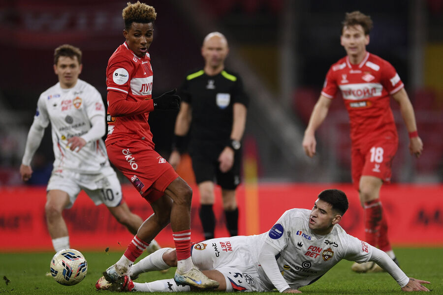 Футболист «Спартака» объяснил, как им удалось обыграть «Локомотив»