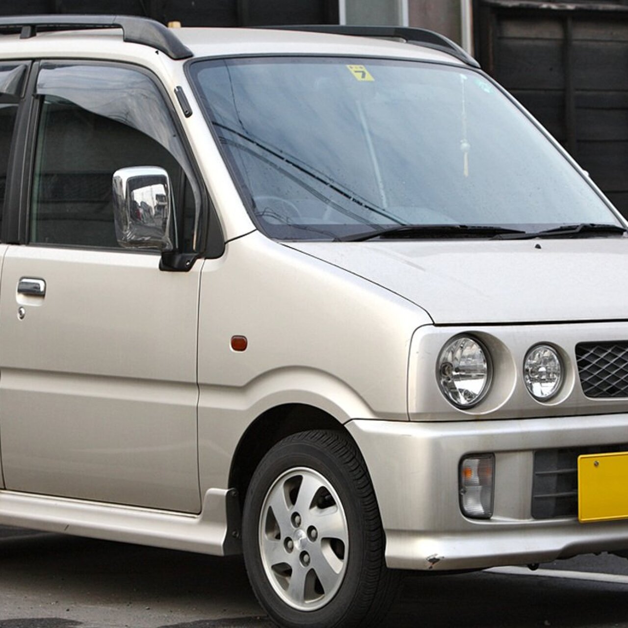 Машина Daihatsu move Conte