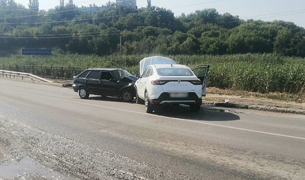 Два водителя пострадали 19 июля в ДТП в Волгограде