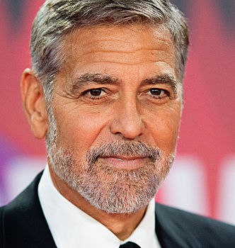 Джордж Клуни вспомнил, как фанаты фотографировали его после аварии на мотоцикле вместо того, чтобы помочь
