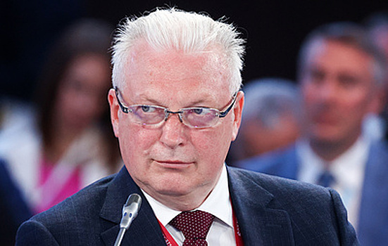 Кабмин выдвинул в совет директоров "Газпрома" ректора СПбГЭУ Максимцева вместо Мау