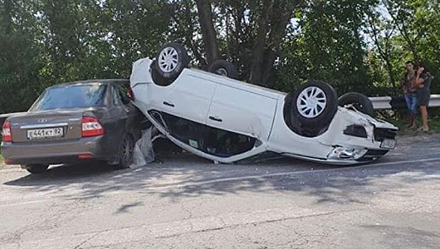 Хроника ДТП в Крыму: восемь разбитых авто, 13 пострадавших