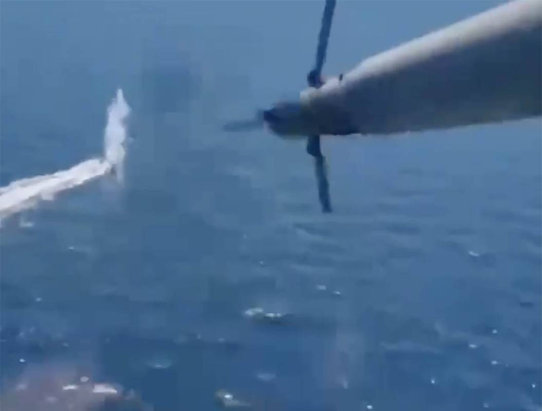 Уничтожение украинского катера сняли на видео из кабины вертолета