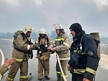 Сотни красноярских пожарных перебрасывают на север из-за угрозы огня
