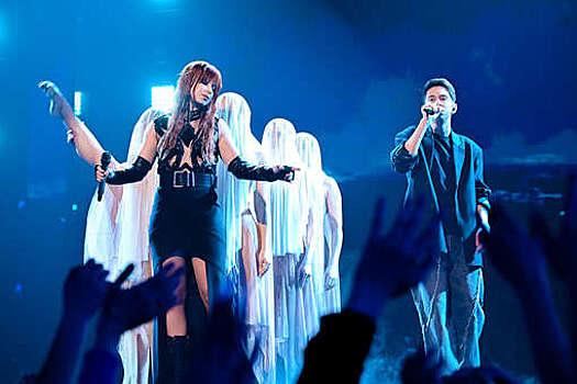 Певицы Юлия Савичева и Виктория Дайнеко поддержали участников "Новой Фабрики звезд"