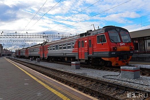 На железнодорожной станции Первомайская электричка насмерть сбила женщину