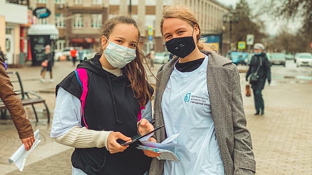 Порядка 100 добровольцев помогают жителям Вологды принять участие в онлайн-голосовании по программе «Городская среда»