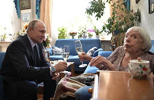 «Помилуйте Изместьева». Путин не отказал Алексеевой в юбилей