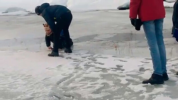 В Томске подростки спасли мальчика на льду