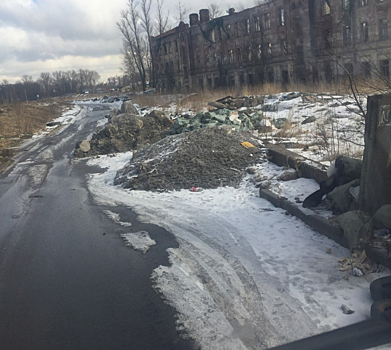 Жители культурной столицы пожаловались на свалку строительного мусора