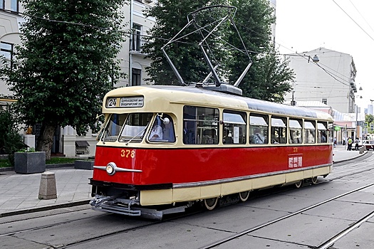 Корреспондент "РГ" побывала на экскурсии на ретротрамвае "Аннушка"