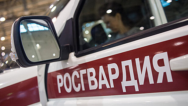 В Якутии сотрудник Росгвардии спас тонущих в реке женщину и ее сына