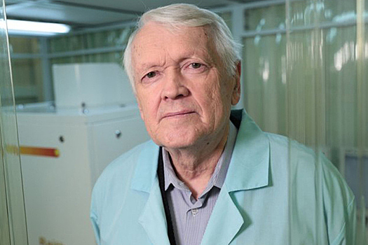 Семью сибирского академика Александра Асеева лишили права собственности на дом и отказались возвращать квартиру