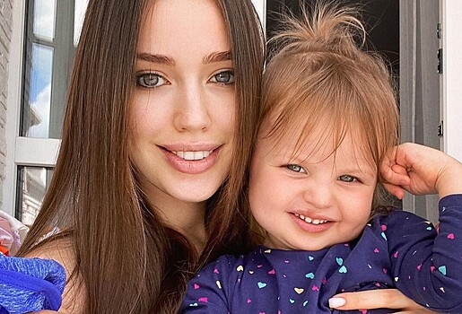 Анастасия Костенко нарядила подросшую дочь в костюм а-ля Коко Шанель: «Маленькая леди»