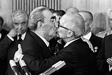Зачем Брежнев целовался с мужчинами