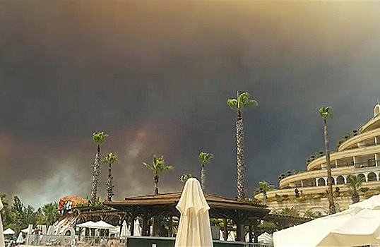 Вслед за Антальей: в Турции очаги возгорания появились в нескольких провинциях