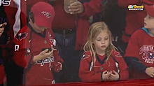Реакция девочки на подарок от хоккеиста покорила весь интернет