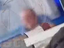 Российские школьники сняли на видео смотрящего порно на уроке учителя