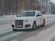 В Ноябрьске заметили на дороге люксовый автомобиль Aurus Senat