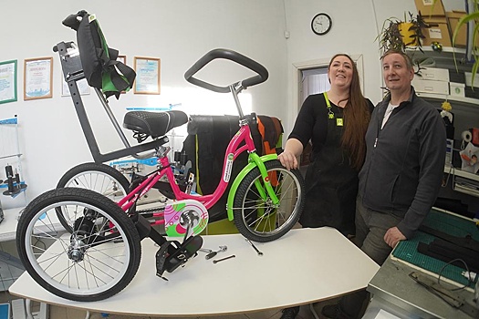 Семья из Каменска-Уральского придумала велосипеды для особенных детей