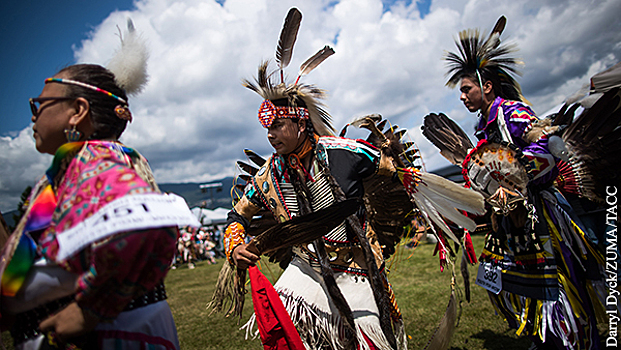 Принц Чарльз обсудит с индейцами Канады тему примирения с потомками колонистов