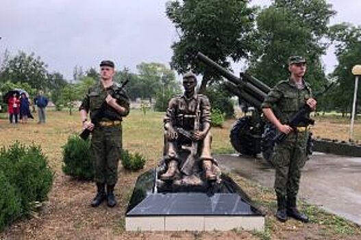 Памятник погибшим сотрудникам МВД открыли в Ставропольском крае