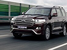 Энтузиаст вспахал родителям огород на Toyota Land Cruiser 200