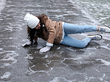 Падение на льду: как не получить травму и куда обращаться за компенсацией?