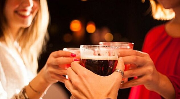 Ученые заявили об опасности пить вино каждый день