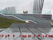 Врип главы Чебоксар Станислав Трофимов почтил память строителей Сурского и Казанского оборонительных рубежей