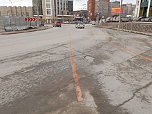 В Новосибирске проезжую часть путепровода на Фрунзе сузили до 6 метров